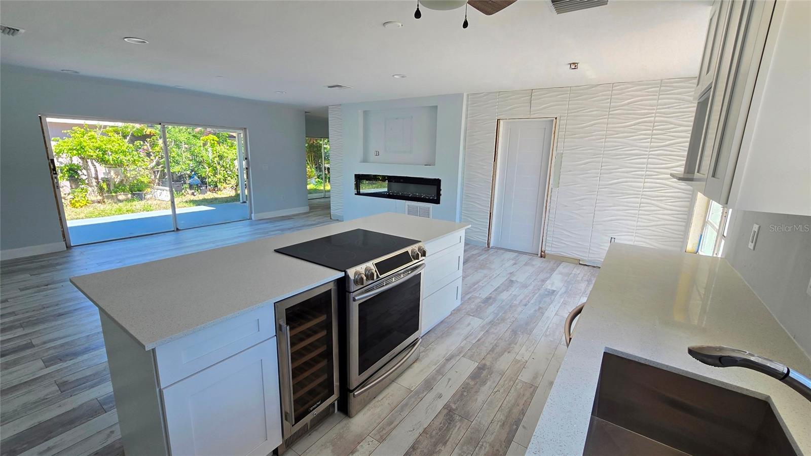 201 MARCO LAKE DR, MARCO ISLAND, FL, 34145
