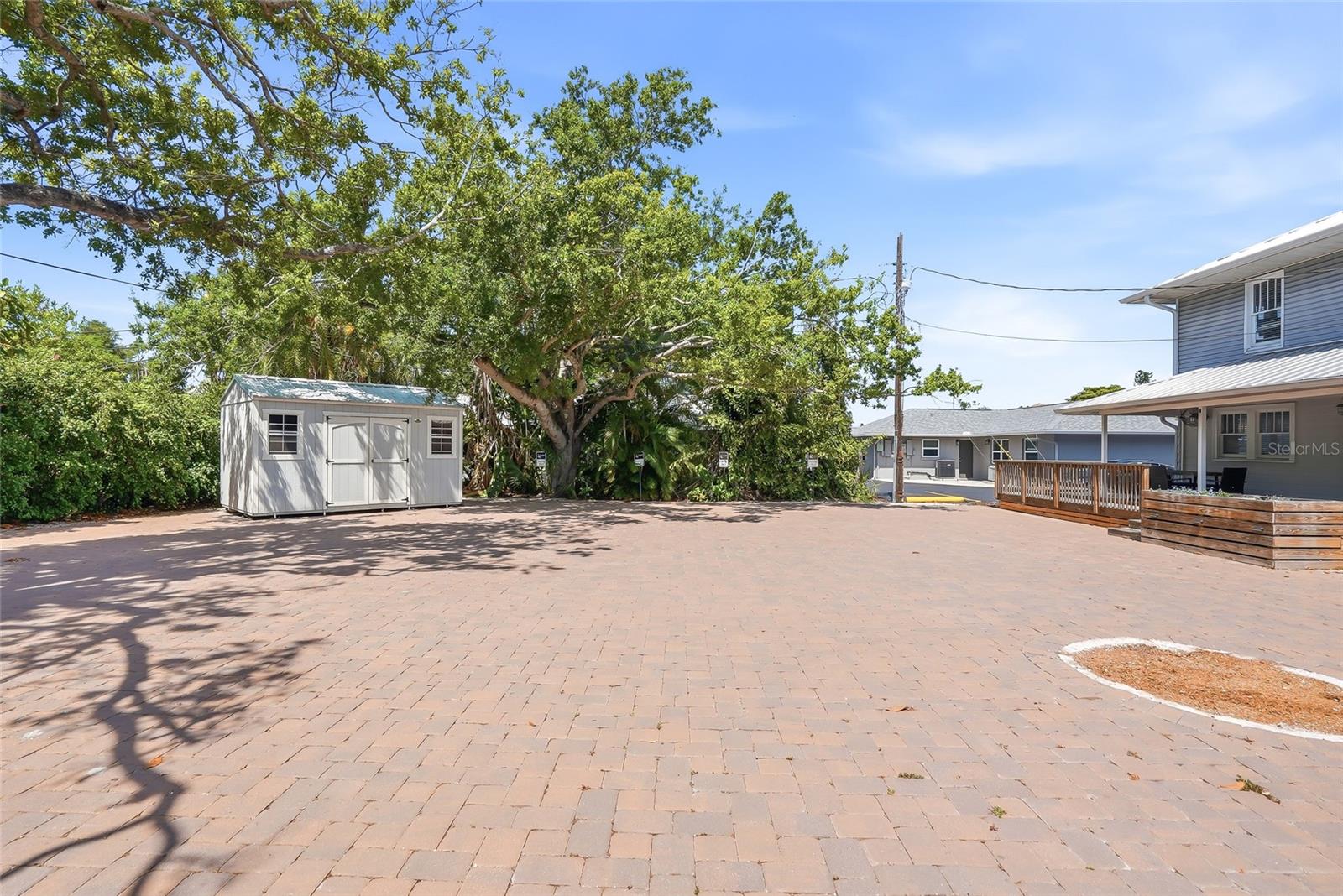 2423 MANATEE AVE W, BRADENTON, FL, 34205