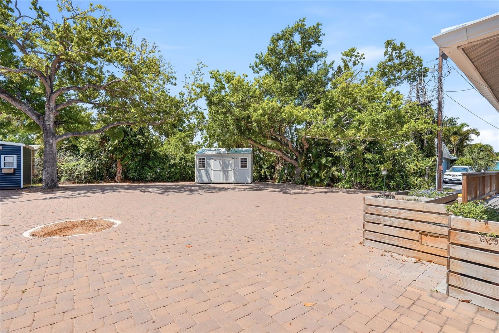 2423 MANATEE AVE W, BRADENTON, FL, 34205