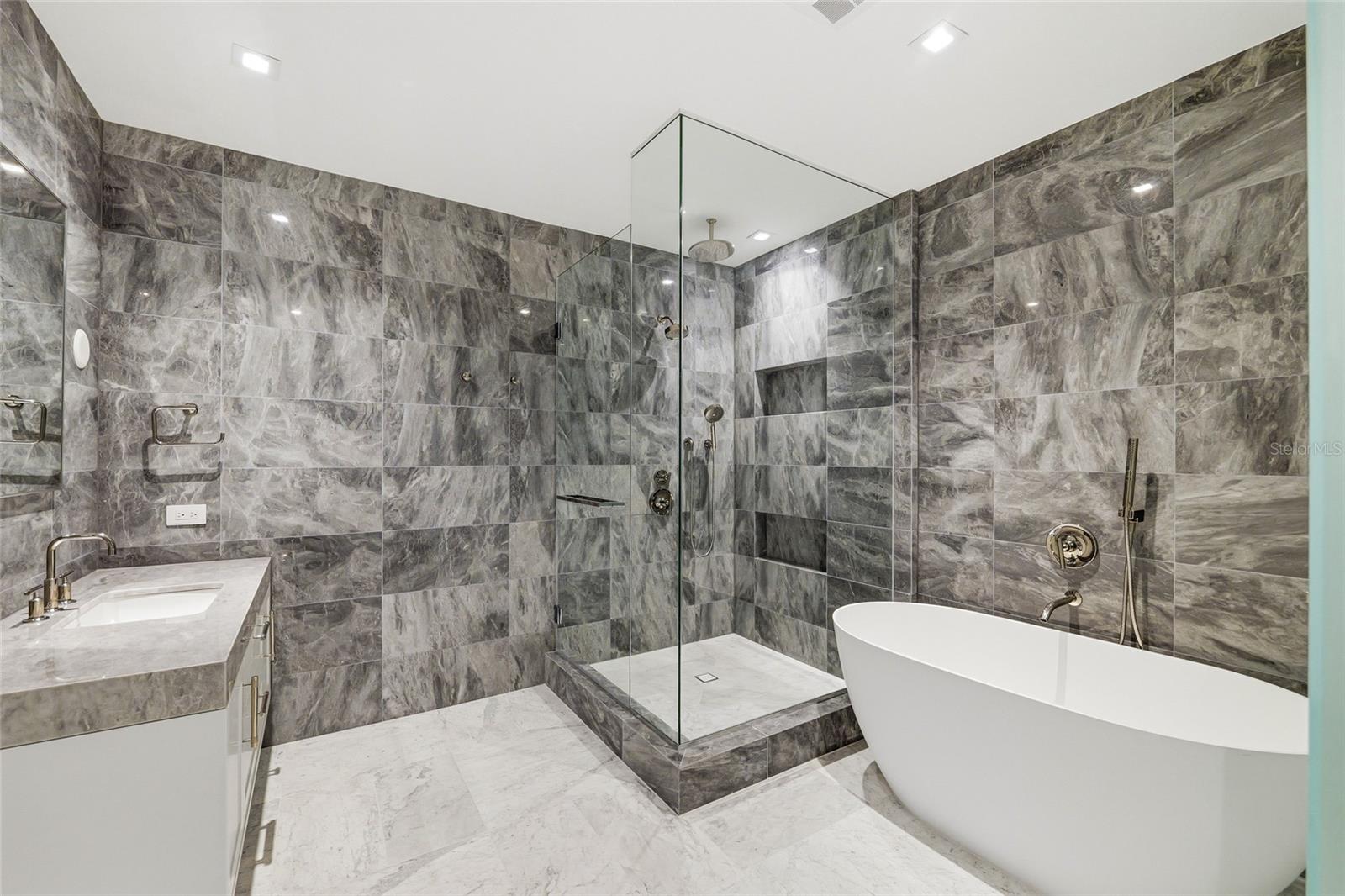 3015 S YSABELLA AVE #2102, TAMPA, FL, 33629