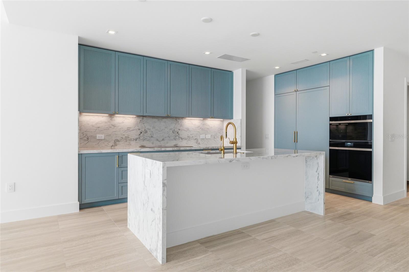 3015 S YSABELLA AVE #2102, TAMPA, FL, 33629