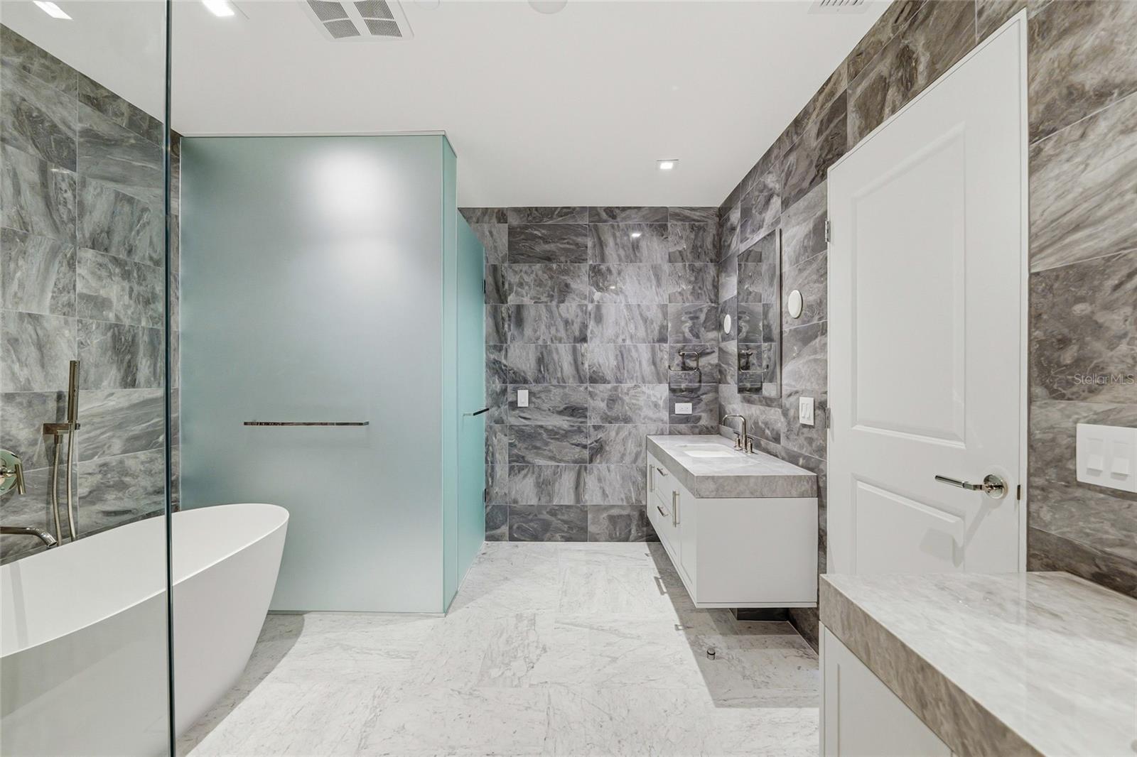 3015 S YSABELLA AVE #2102, TAMPA, FL, 33629