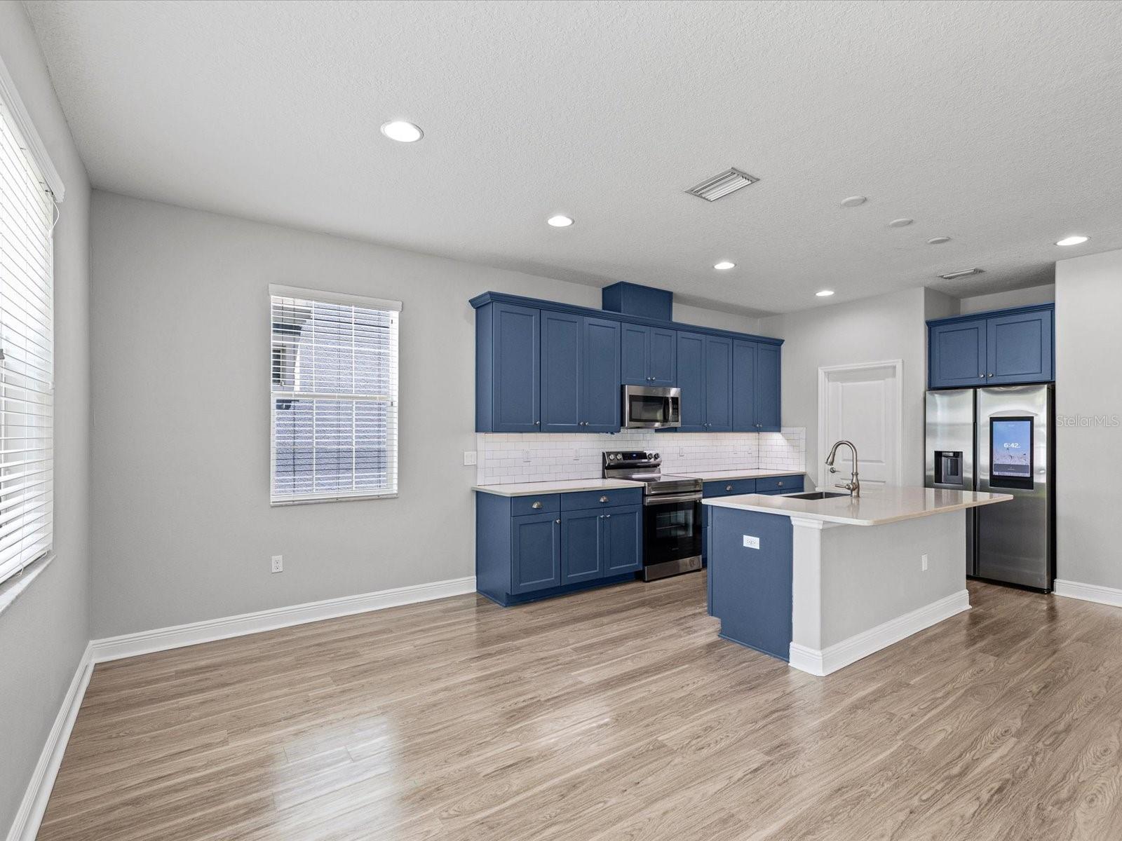 7105 PARK TREE DR, TAMPA, FL, 33625
