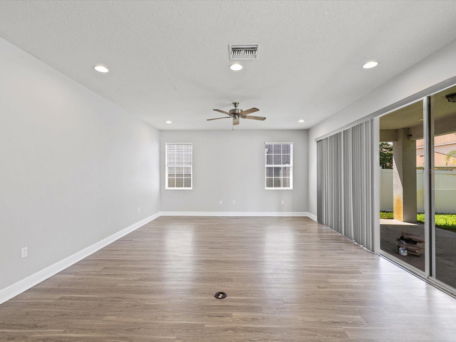 7105 PARK TREE DR, TAMPA, FL, 33625
