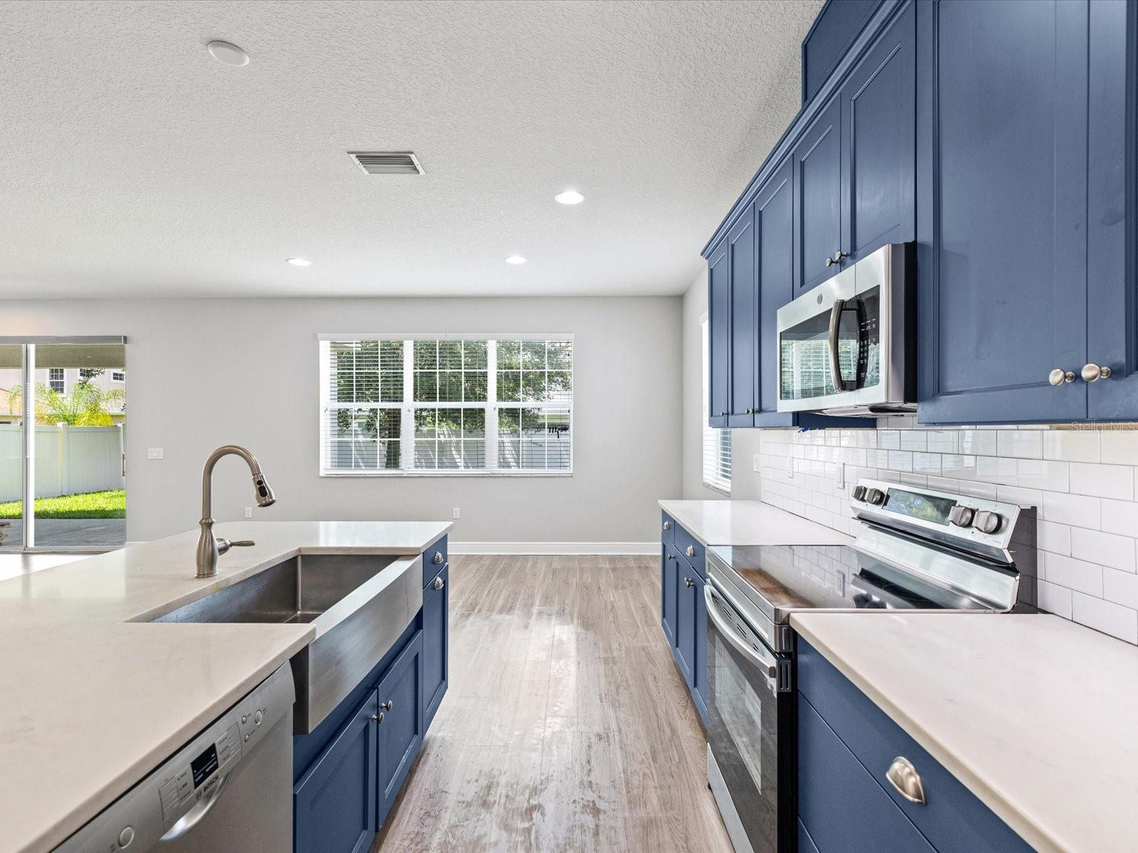 7105 PARK TREE DR, TAMPA, FL, 33625