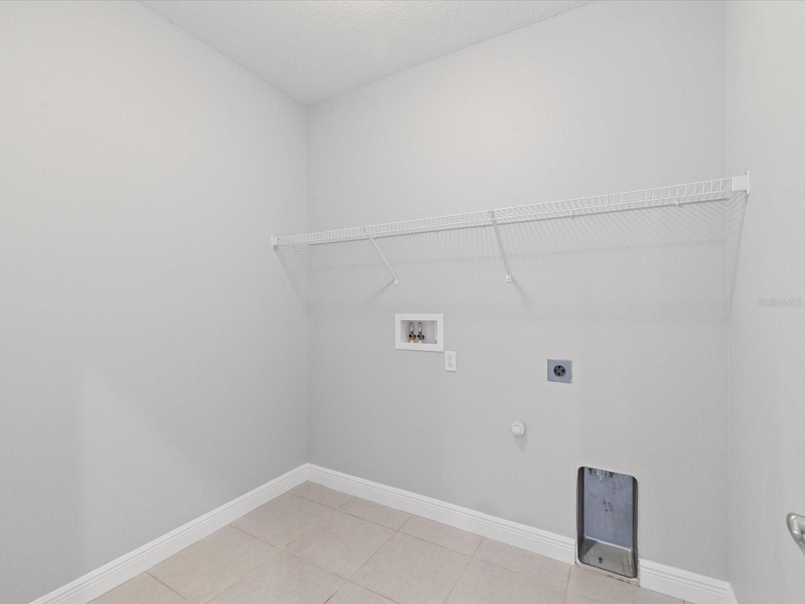 7105 PARK TREE DR, TAMPA, FL, 33625