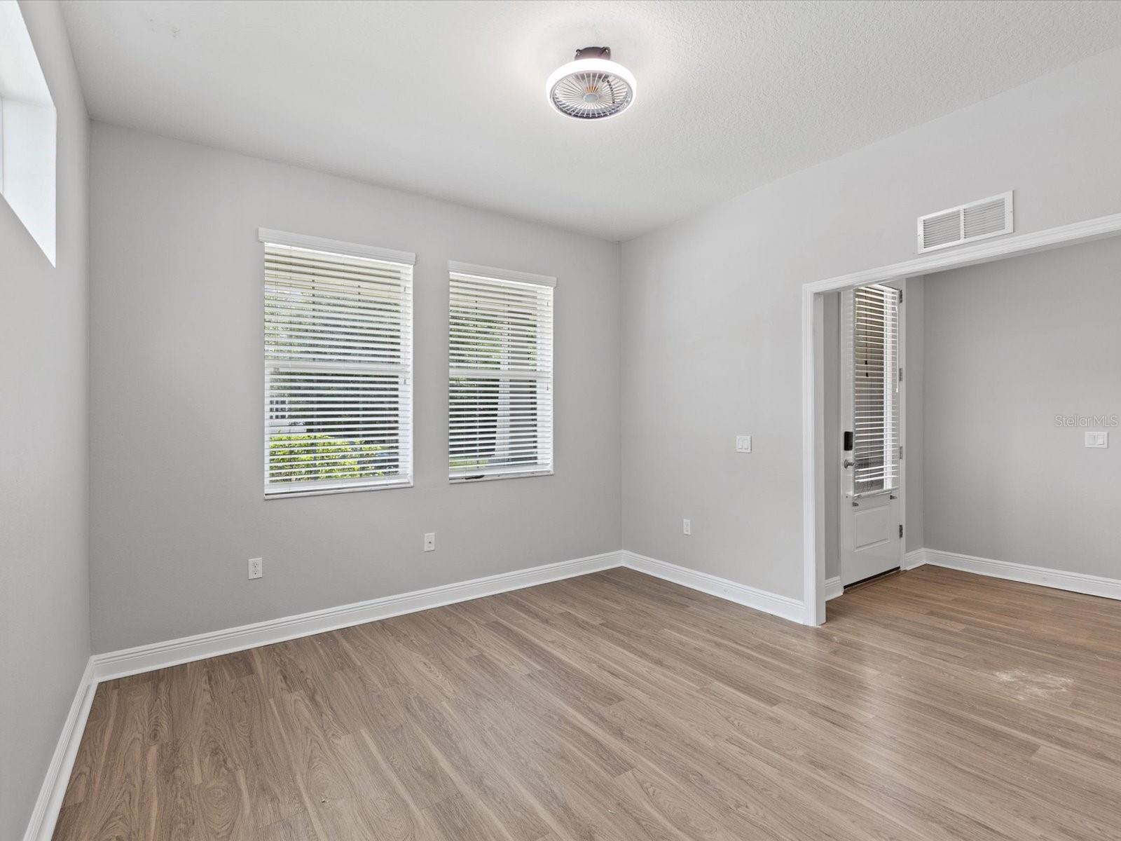 7105 PARK TREE DR, TAMPA, FL, 33625