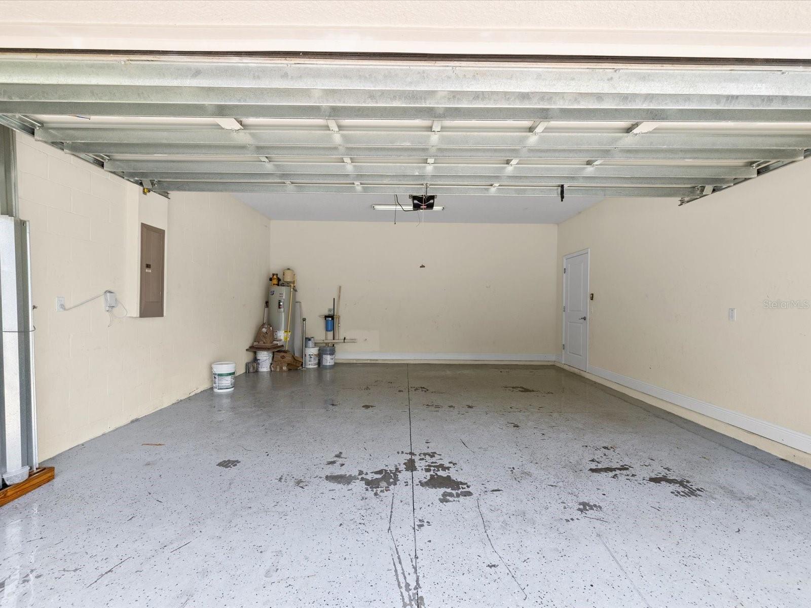 7105 PARK TREE DR, TAMPA, FL, 33625
