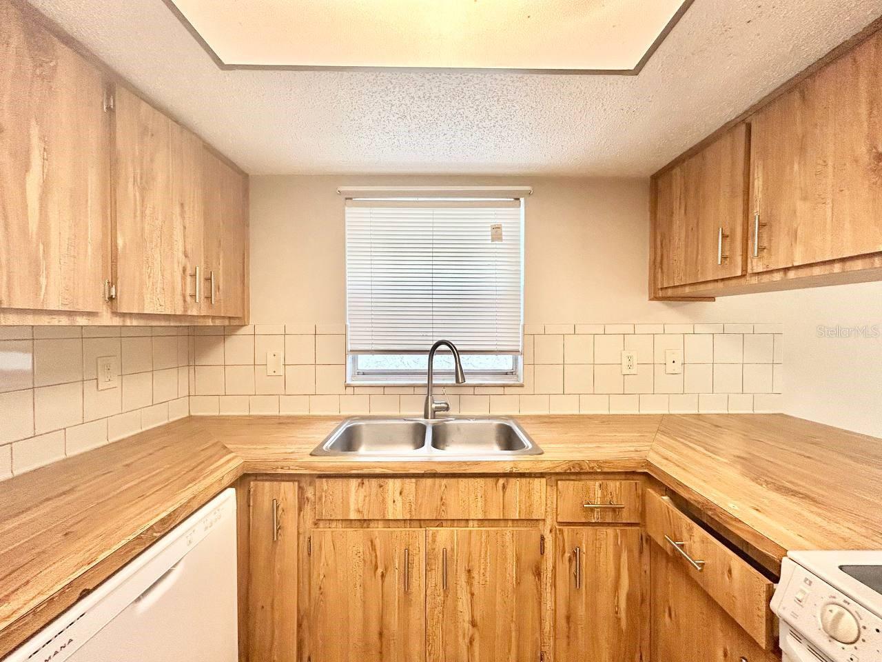 5800 MONTANA AVE, NEW PORT RICHEY, FL, 34652