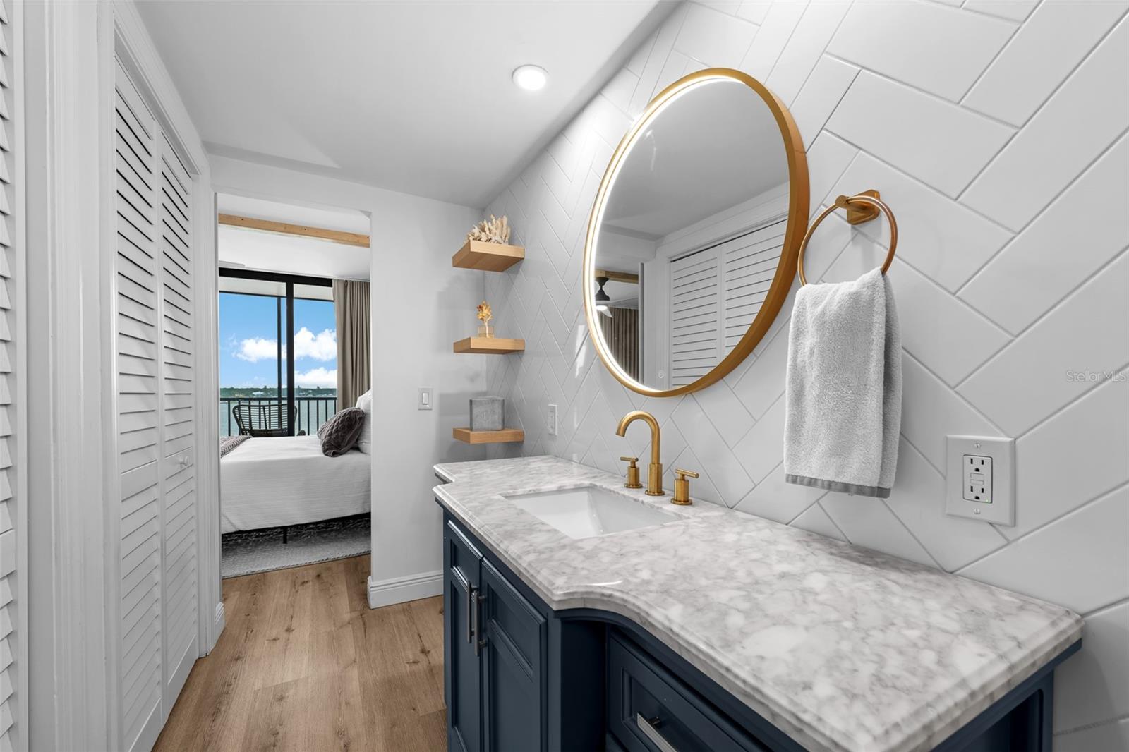 7100 SUNSHINE SKYWAY LN S #701, ST PETERSBURG, FL, 33711