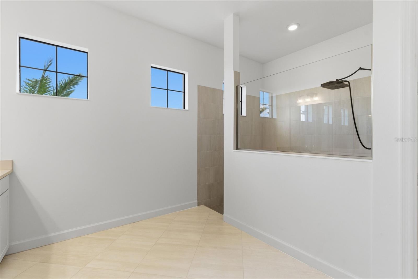 15909 TRADEWIND TER, LAKEWOOD RANCH, FL, 34211