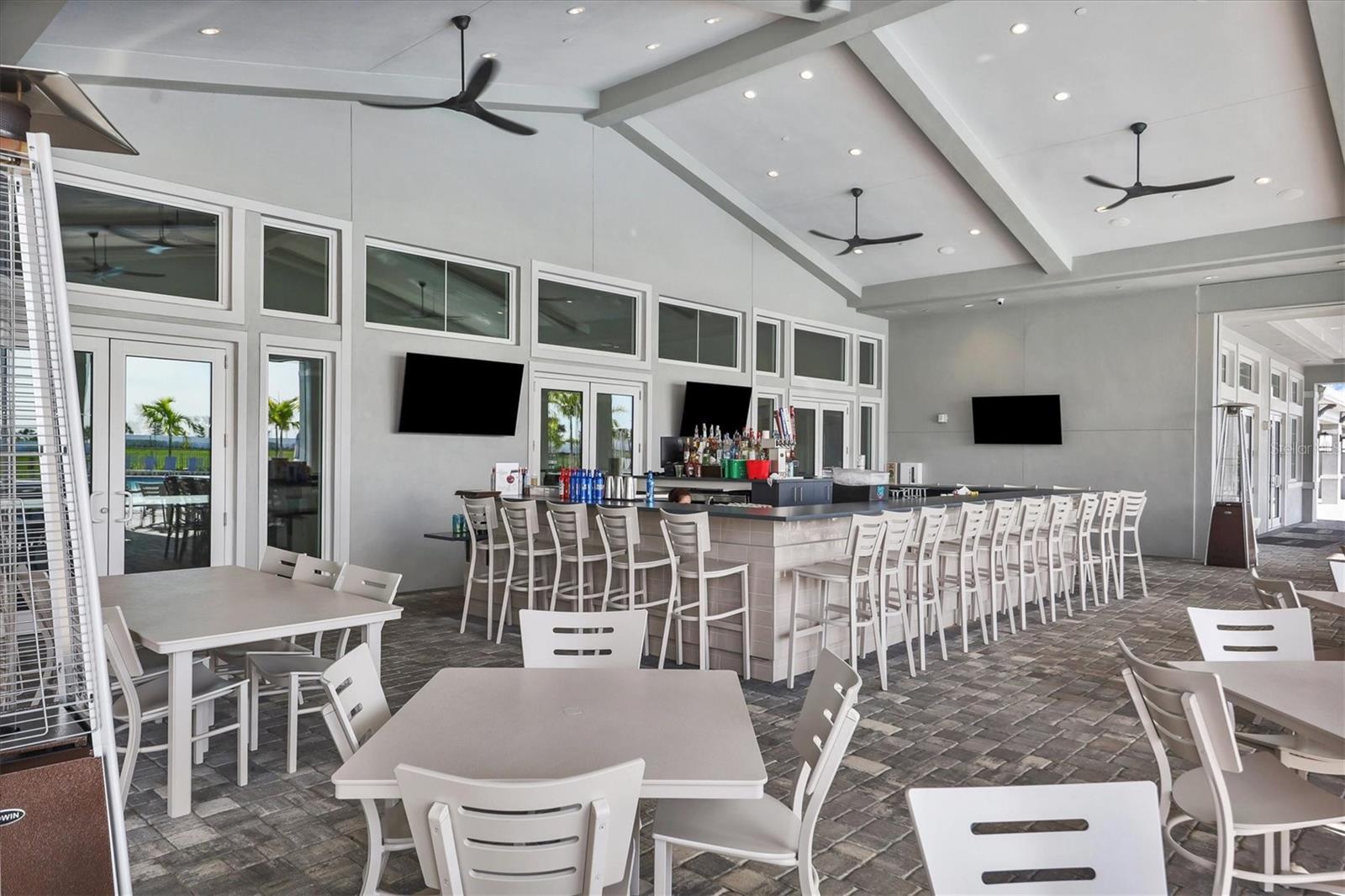 15909 TRADEWIND TER, LAKEWOOD RANCH, FL, 34211
