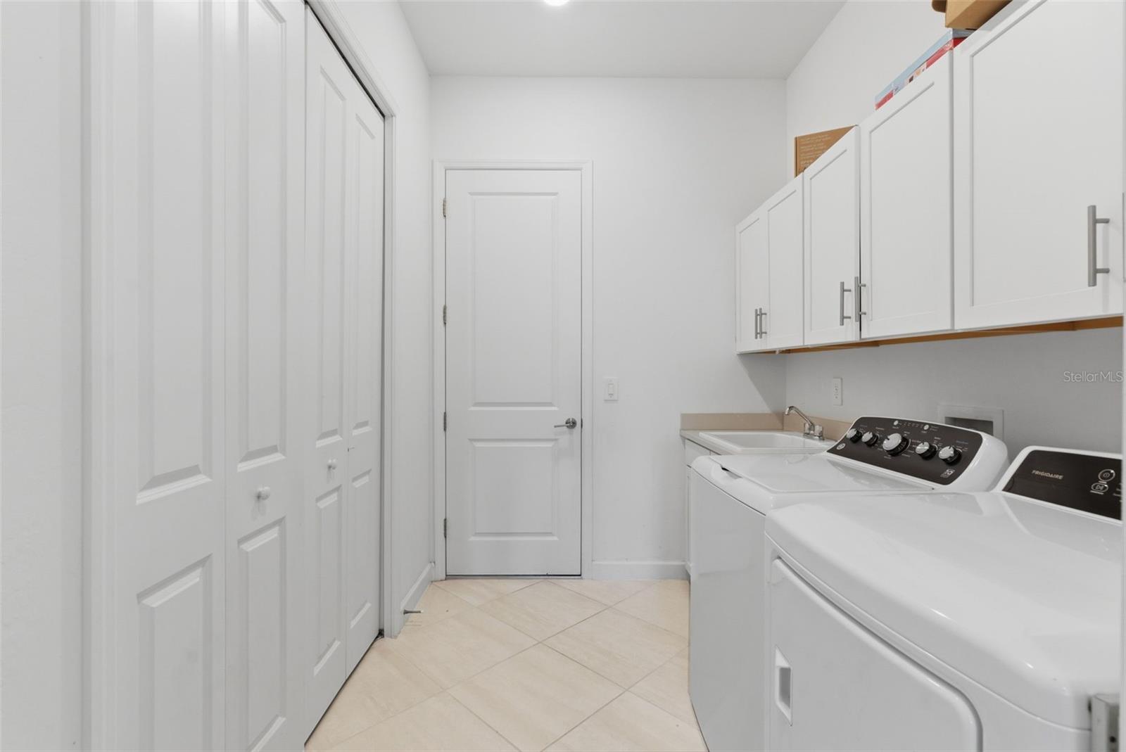 15909 TRADEWIND TER, LAKEWOOD RANCH, FL, 34211