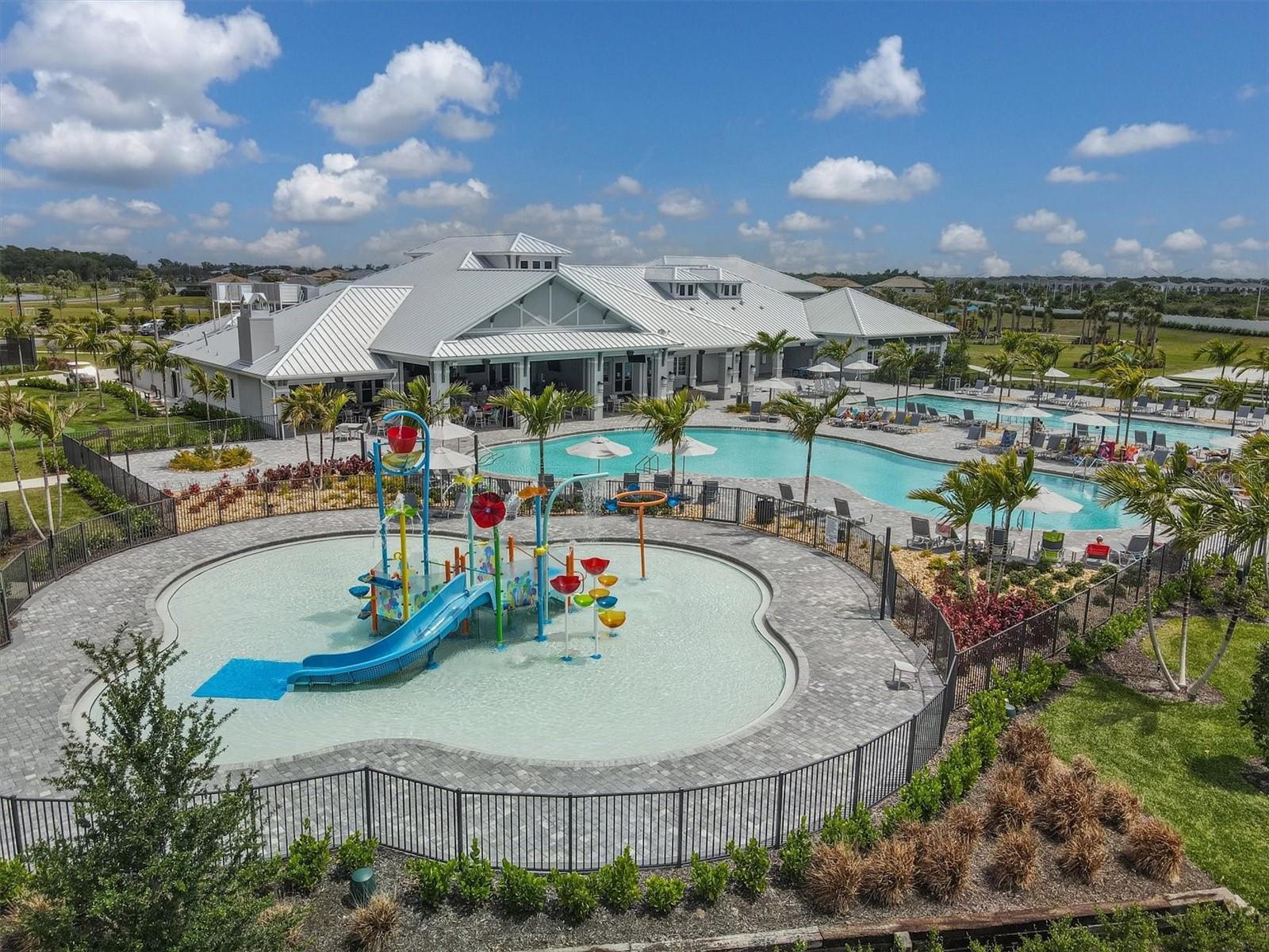 15909 TRADEWIND TER, LAKEWOOD RANCH, FL, 34211