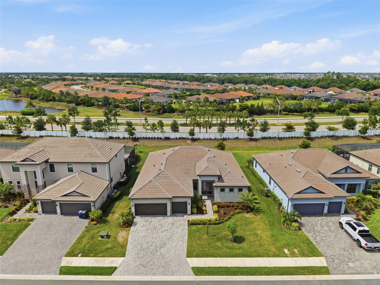 15909 TRADEWIND TER, LAKEWOOD RANCH, FL, 34211