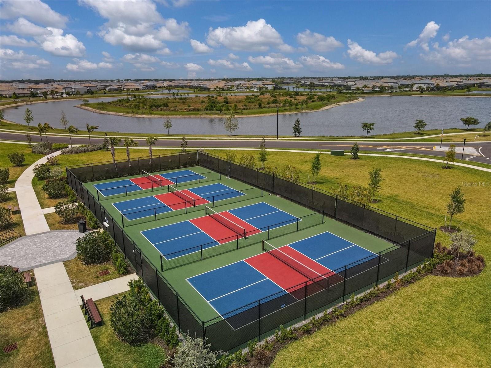15909 TRADEWIND TER, LAKEWOOD RANCH, FL, 34211
