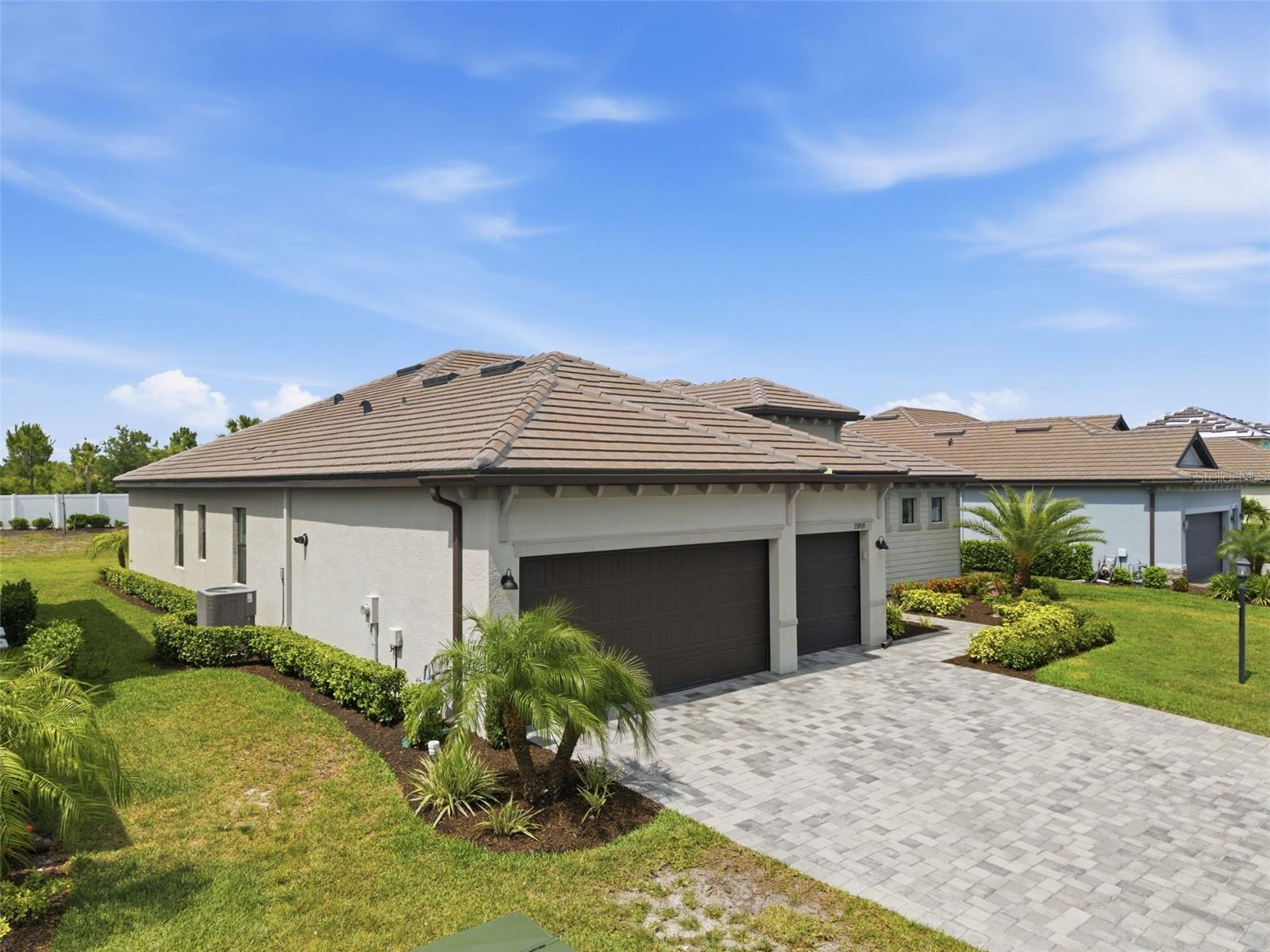 15909 TRADEWIND TER, LAKEWOOD RANCH, FL, 34211