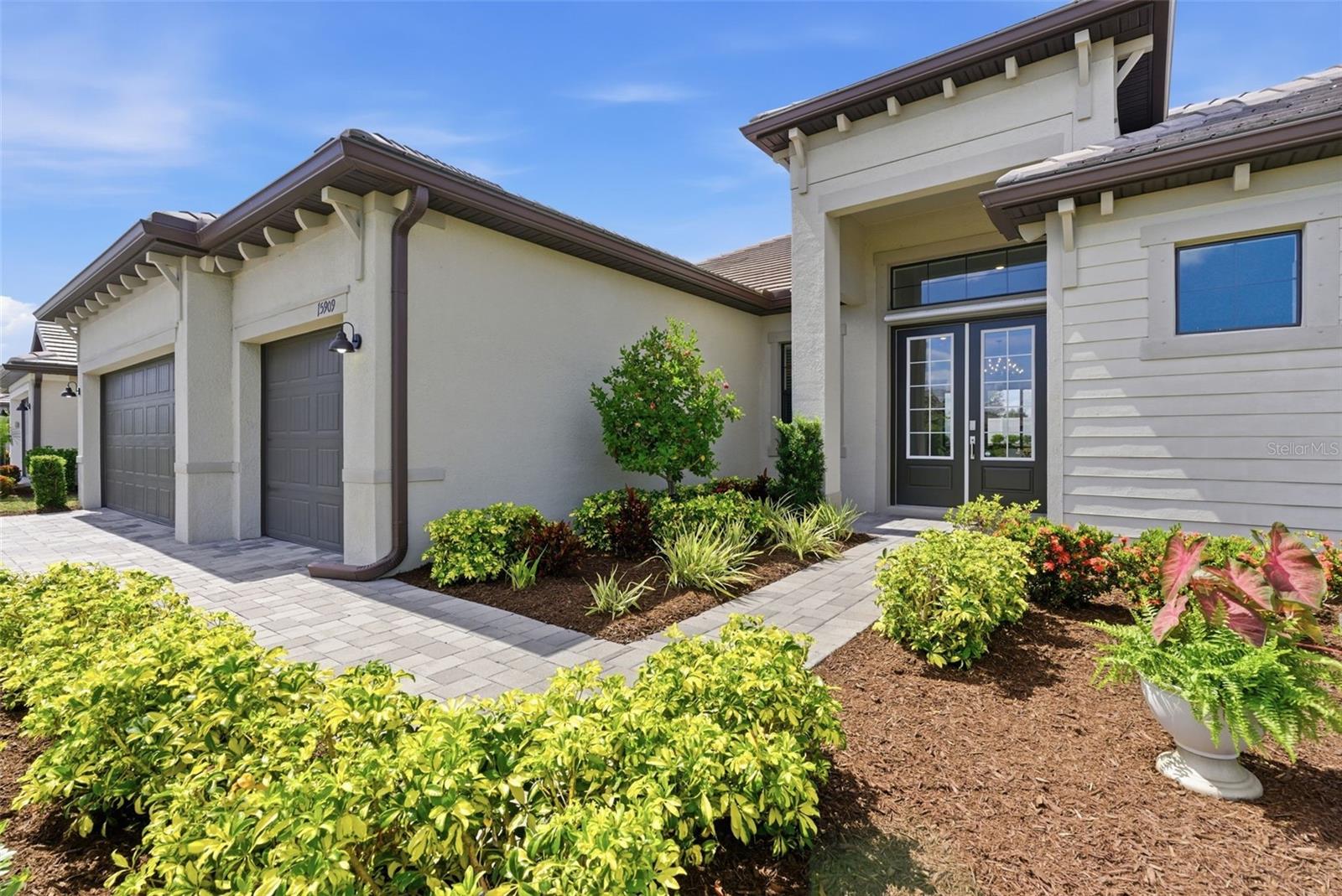 15909 TRADEWIND TER, LAKEWOOD RANCH, FL, 34211