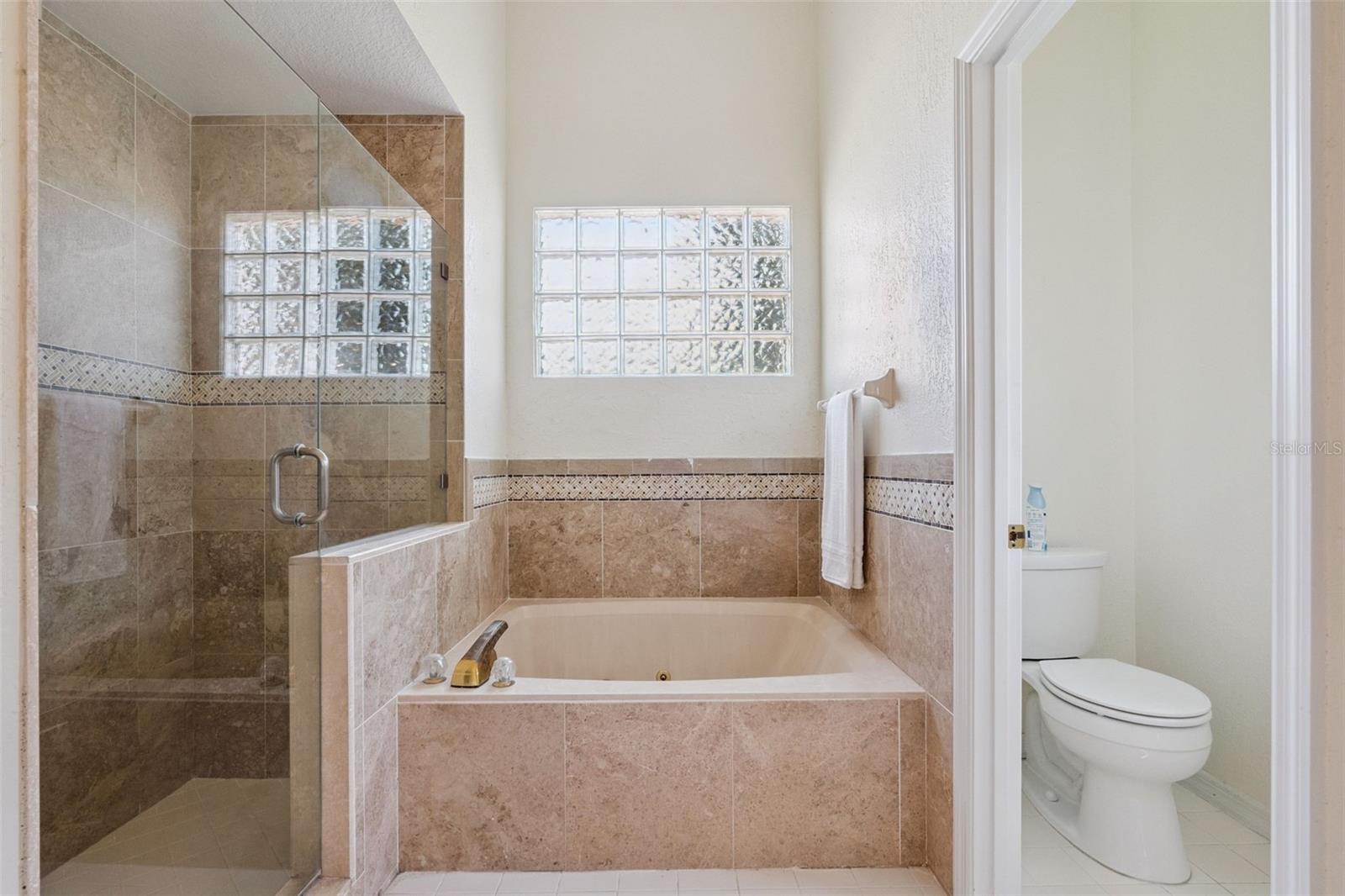 8146 CANYON LAKE CIR, ORLANDO, FL, 32835