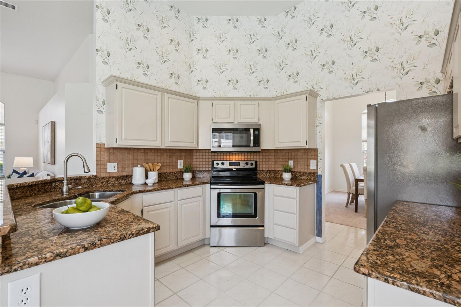 8146 CANYON LAKE CIR, ORLANDO, FL, 32835