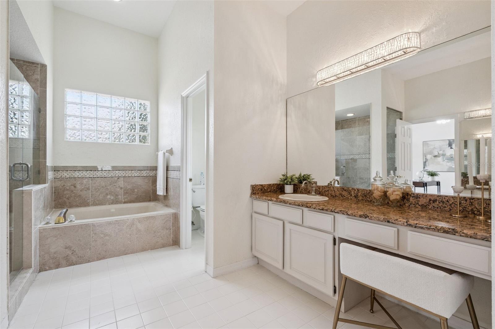 8146 CANYON LAKE CIR, ORLANDO, FL, 32835