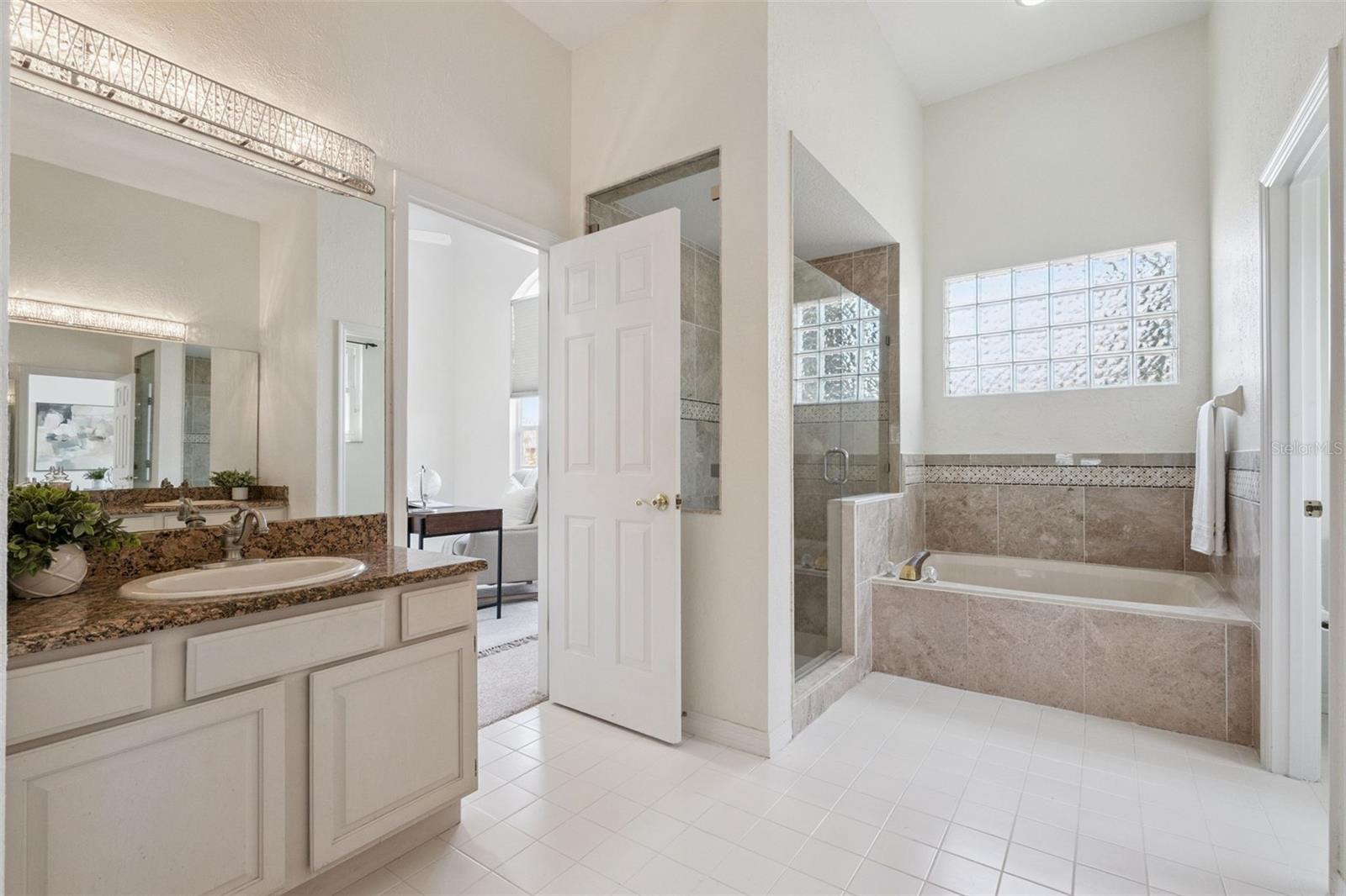8146 CANYON LAKE CIR, ORLANDO, FL, 32835