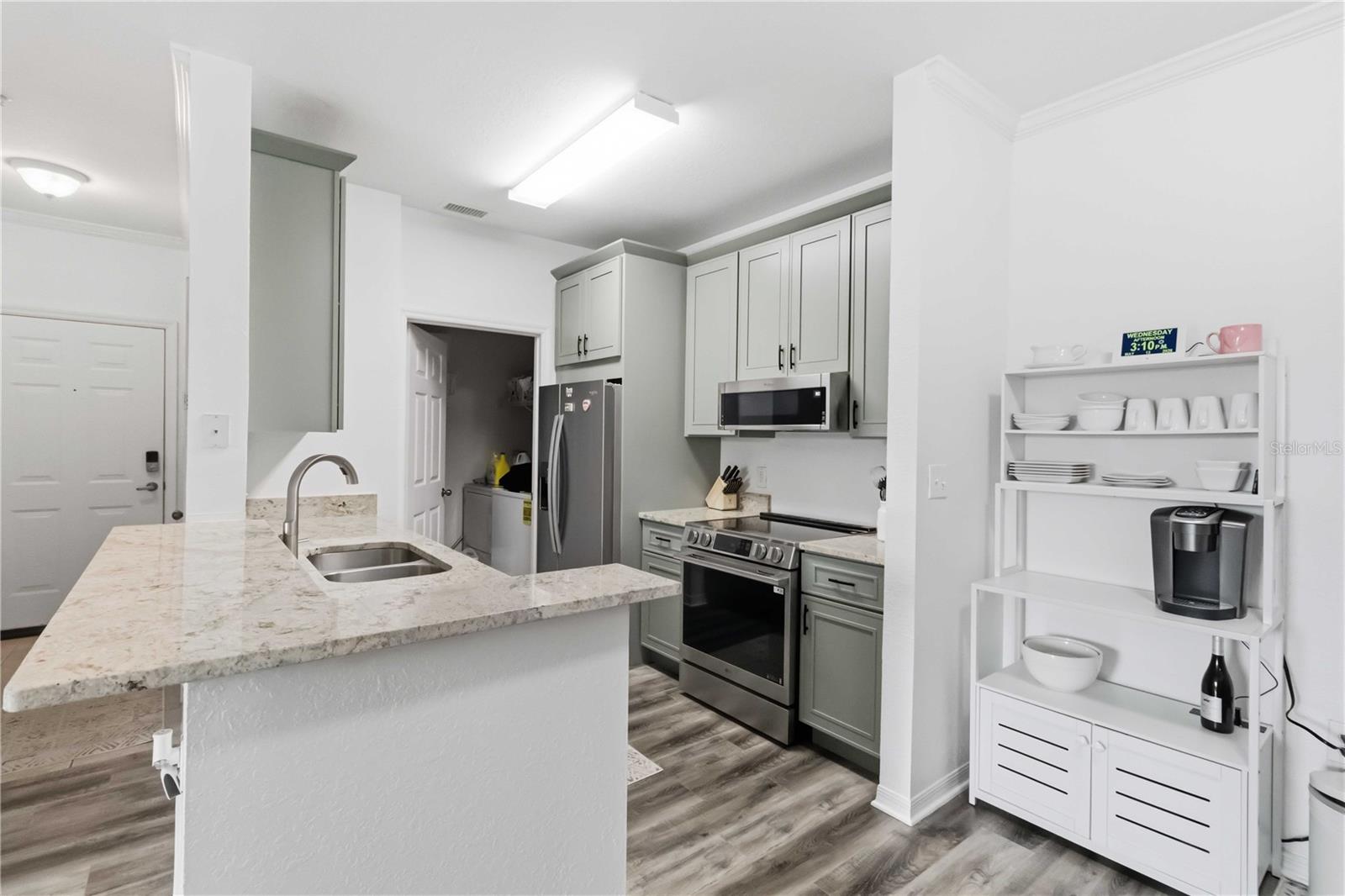 10201 COURTNEY PALMS BLVD #204, TAMPA, FL, 33619