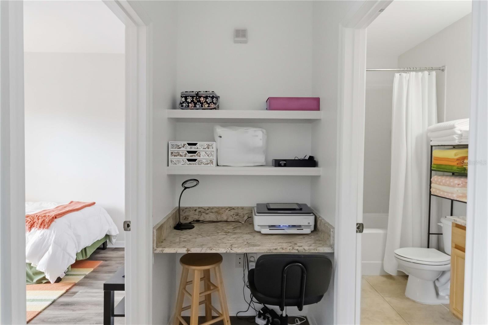 10201 COURTNEY PALMS BLVD #204, TAMPA, FL, 33619