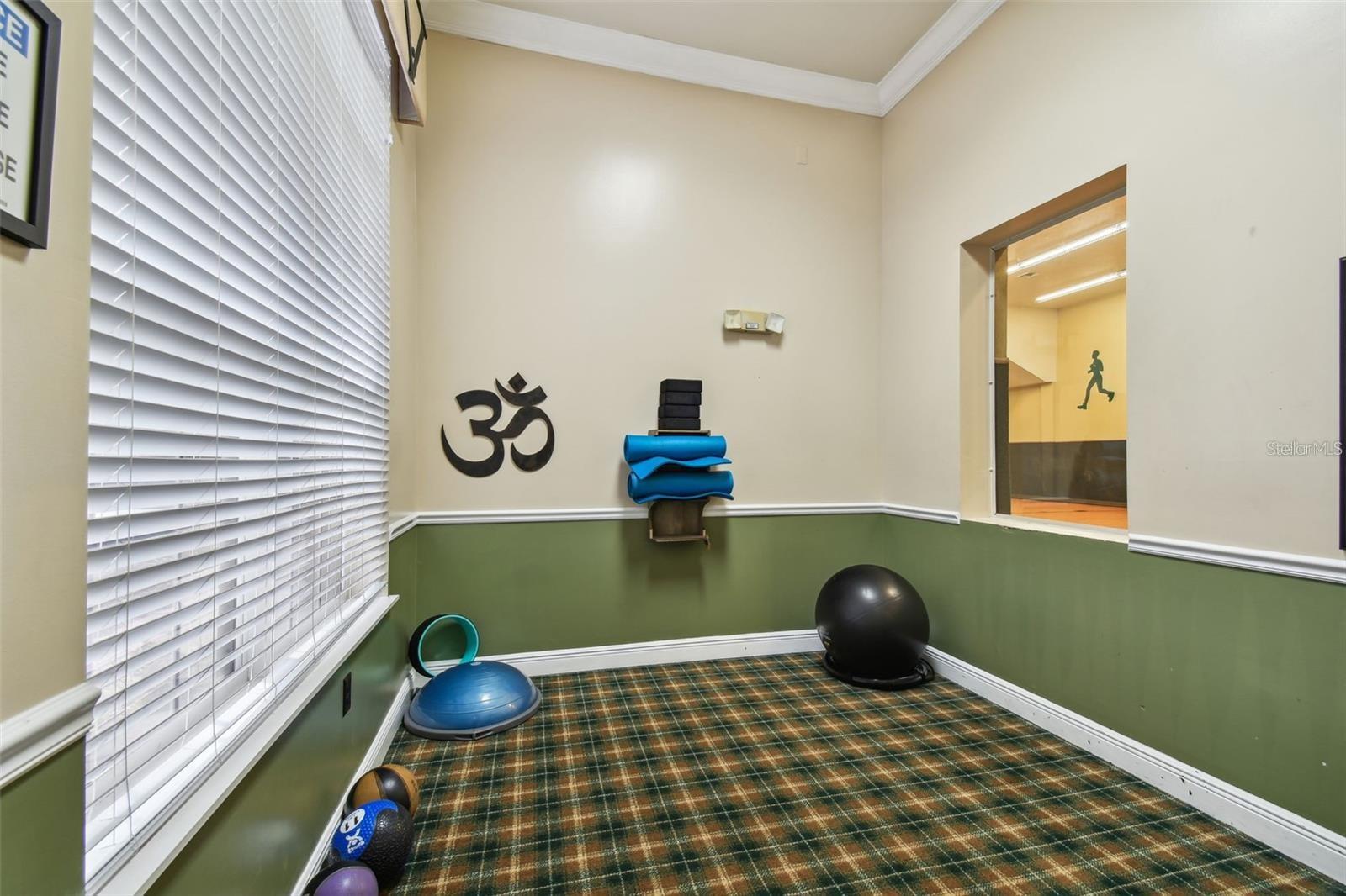 10201 COURTNEY PALMS BLVD #204, TAMPA, FL, 33619