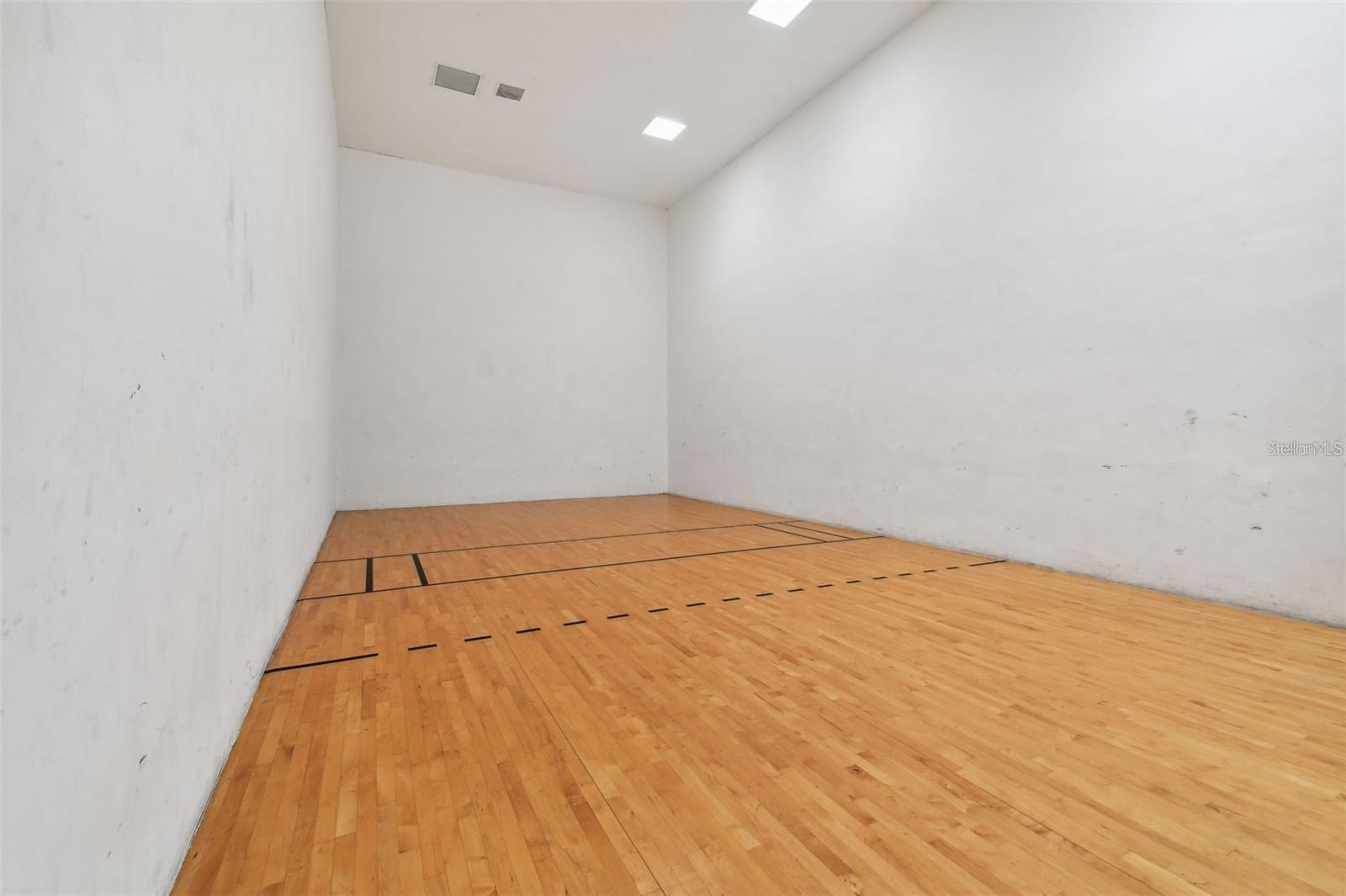 10201 COURTNEY PALMS BLVD #204, TAMPA, FL, 33619