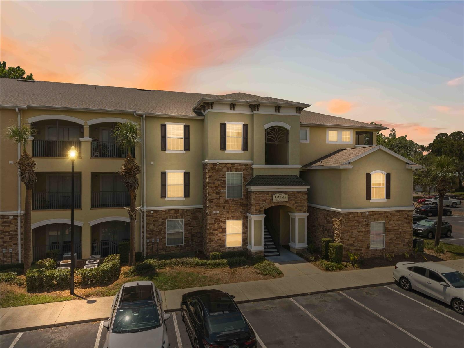 10201 COURTNEY PALMS BLVD #204, TAMPA, FL, 33619