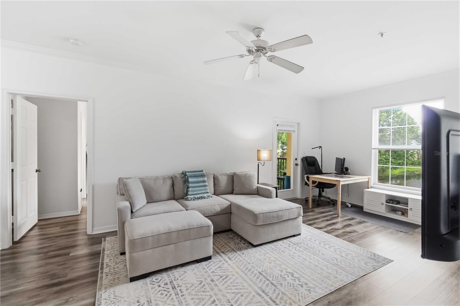 10201 COURTNEY PALMS BLVD #204, TAMPA, FL, 33619