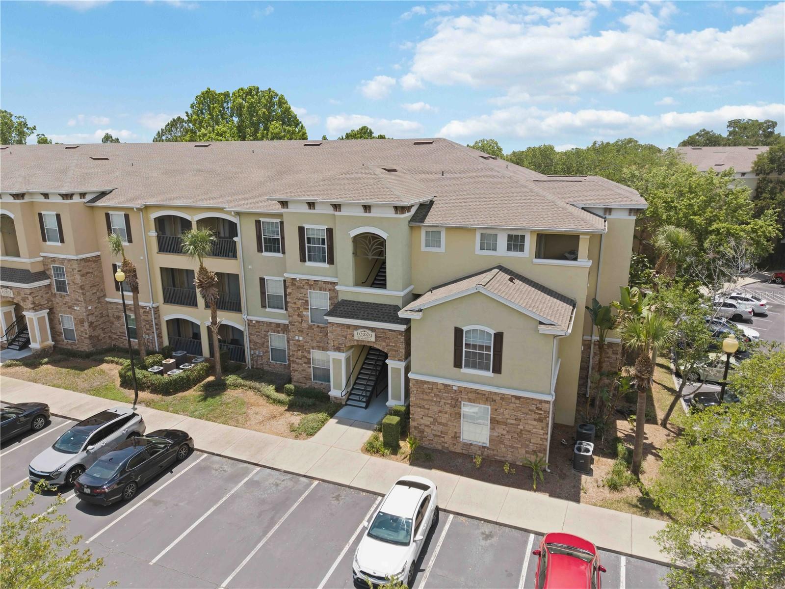 10201 COURTNEY PALMS BLVD #204, TAMPA, FL, 33619