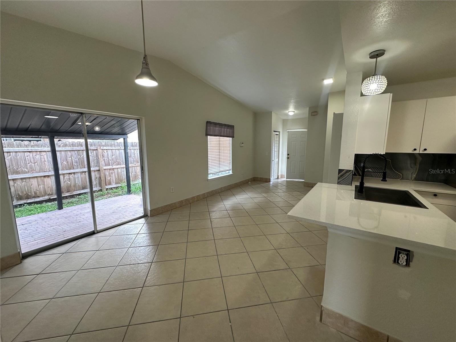 1000 DOLPHIN DR, WINTER GARDEN, FL, 34787