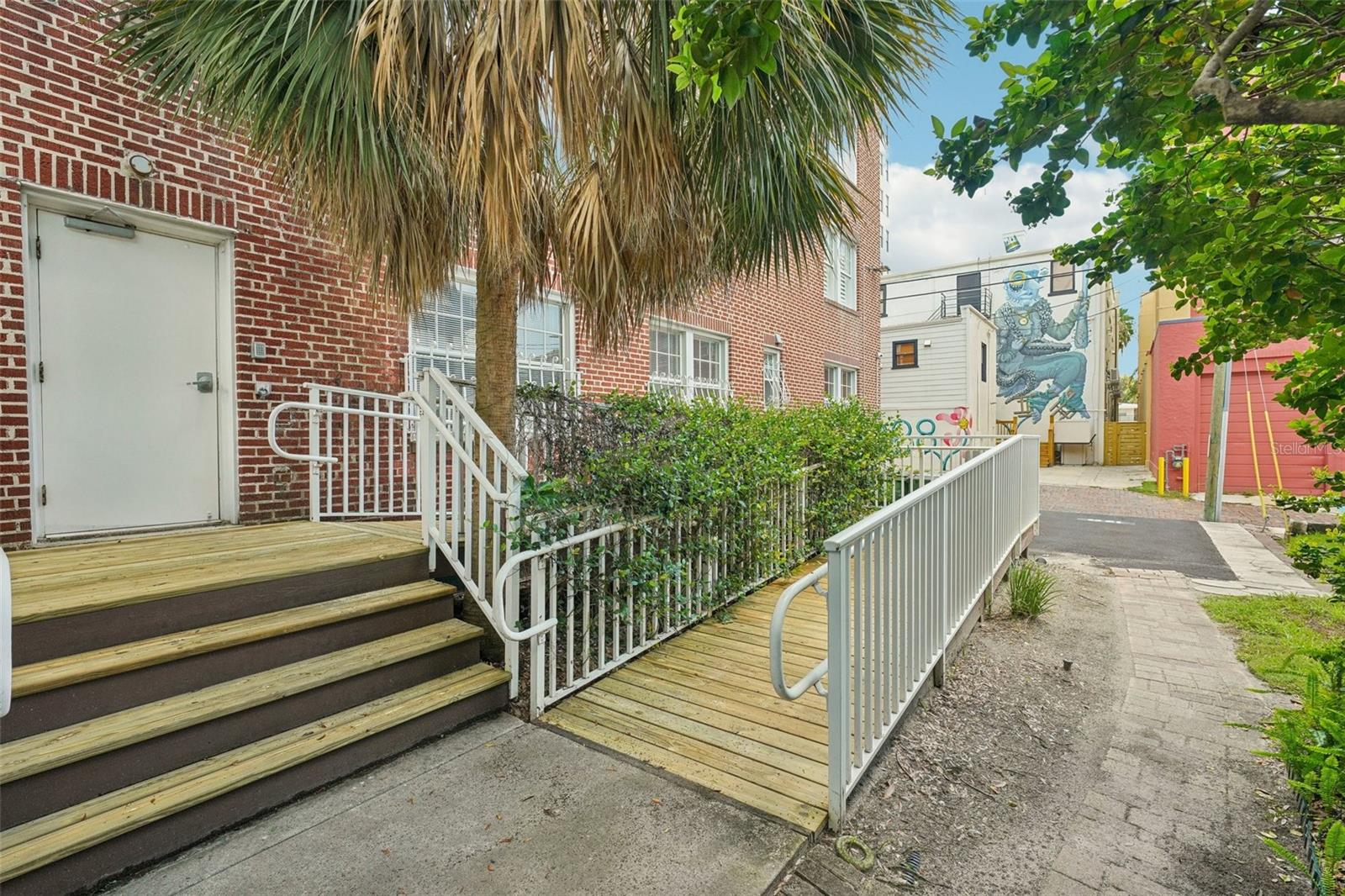 219 4TH AVE N #201, ST PETERSBURG, FL, 33701