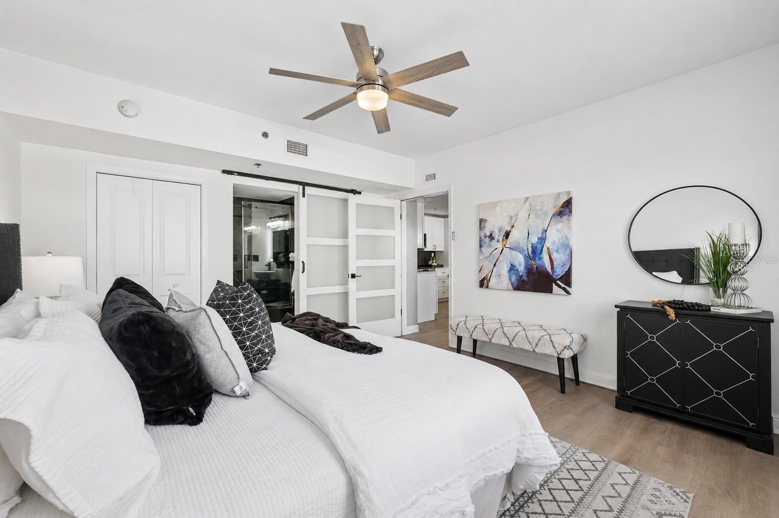 219 4TH AVE N #201, ST PETERSBURG, FL, 33701