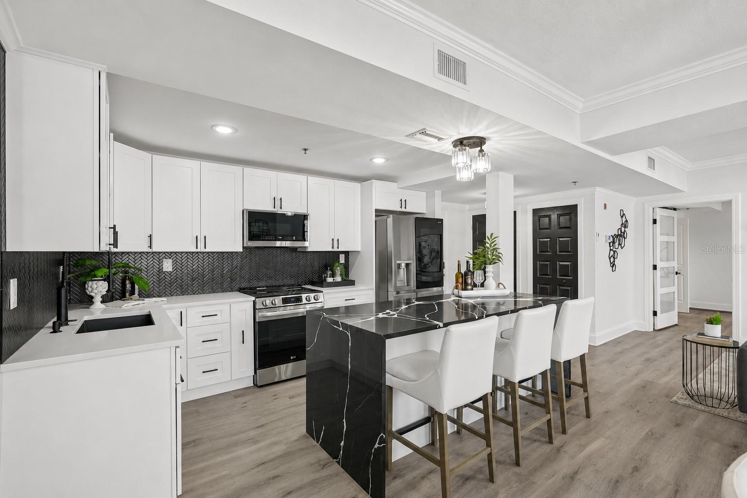 219 4TH AVE N #201, ST PETERSBURG, FL, 33701