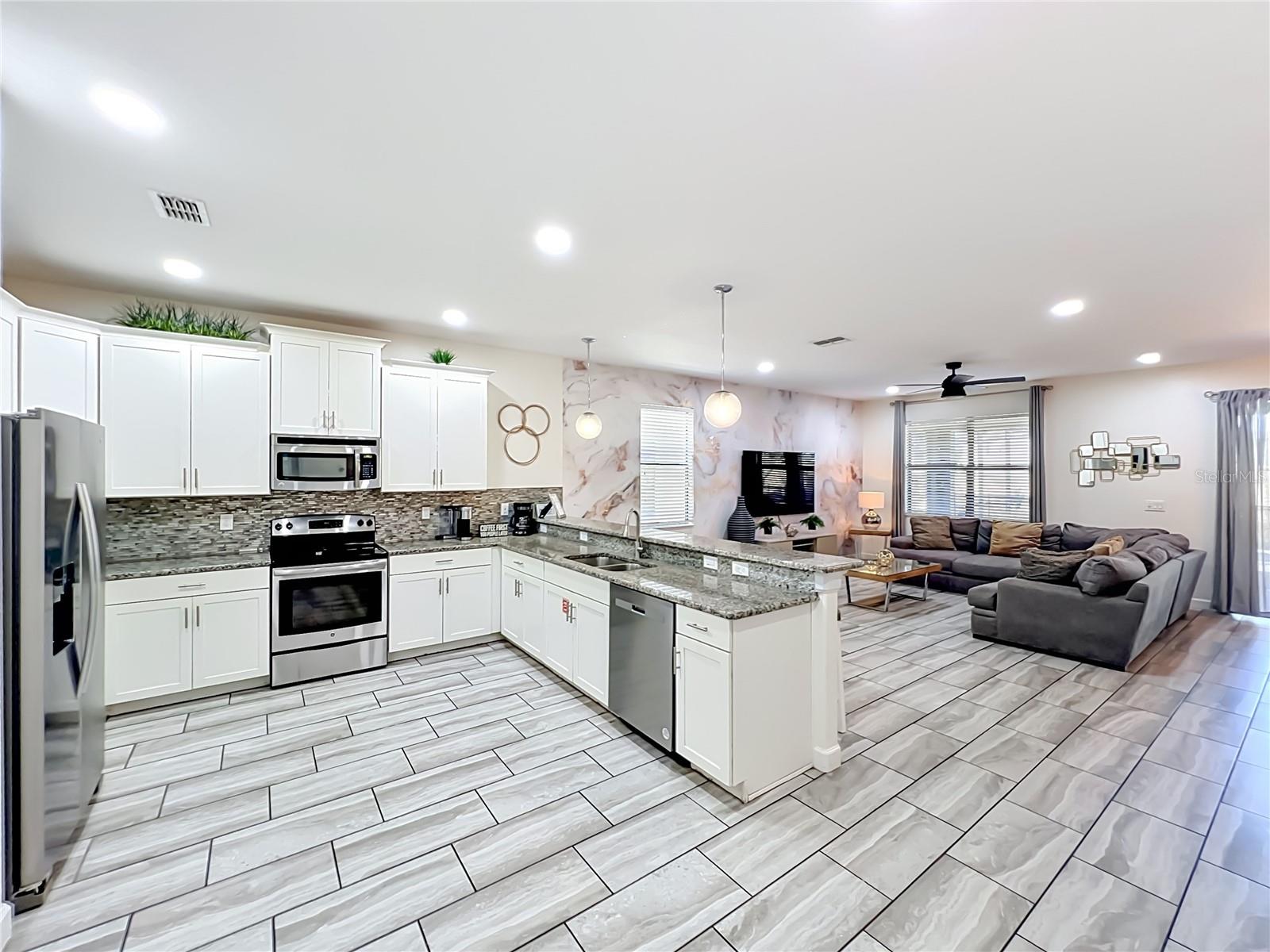 1505 ROLLING FAIRWAY DR, DAVENPORT, FL, 33896