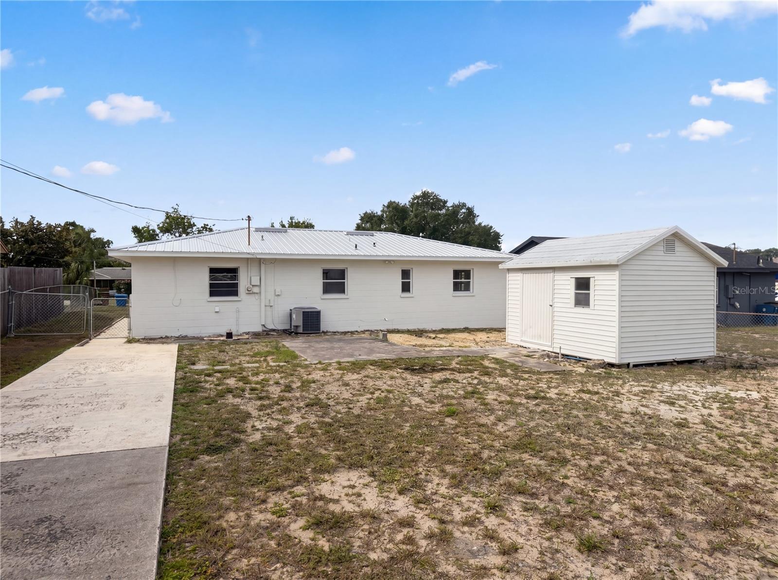 1215 CARLTON AVE, LAKE WALES, FL, 33853