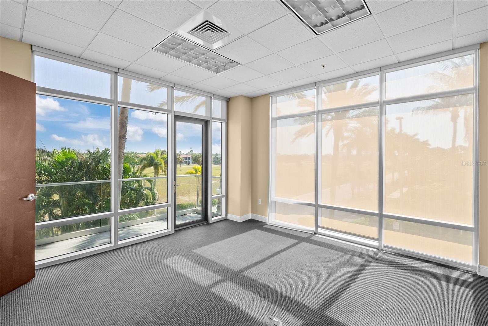 5550 W EXECUTIVE DR #250, TAMPA, FL, 33609