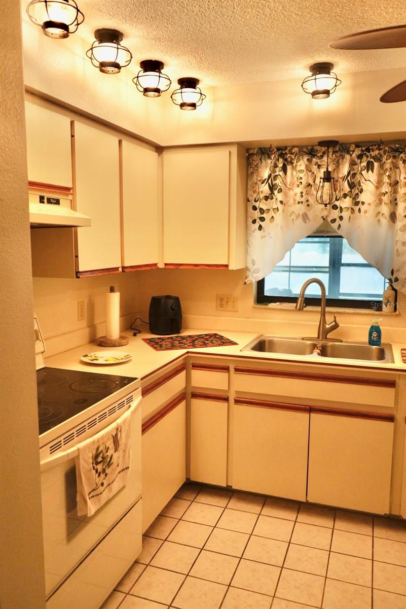 10046 CHARLEMONT AVE, ENGLEWOOD, FL, 34224