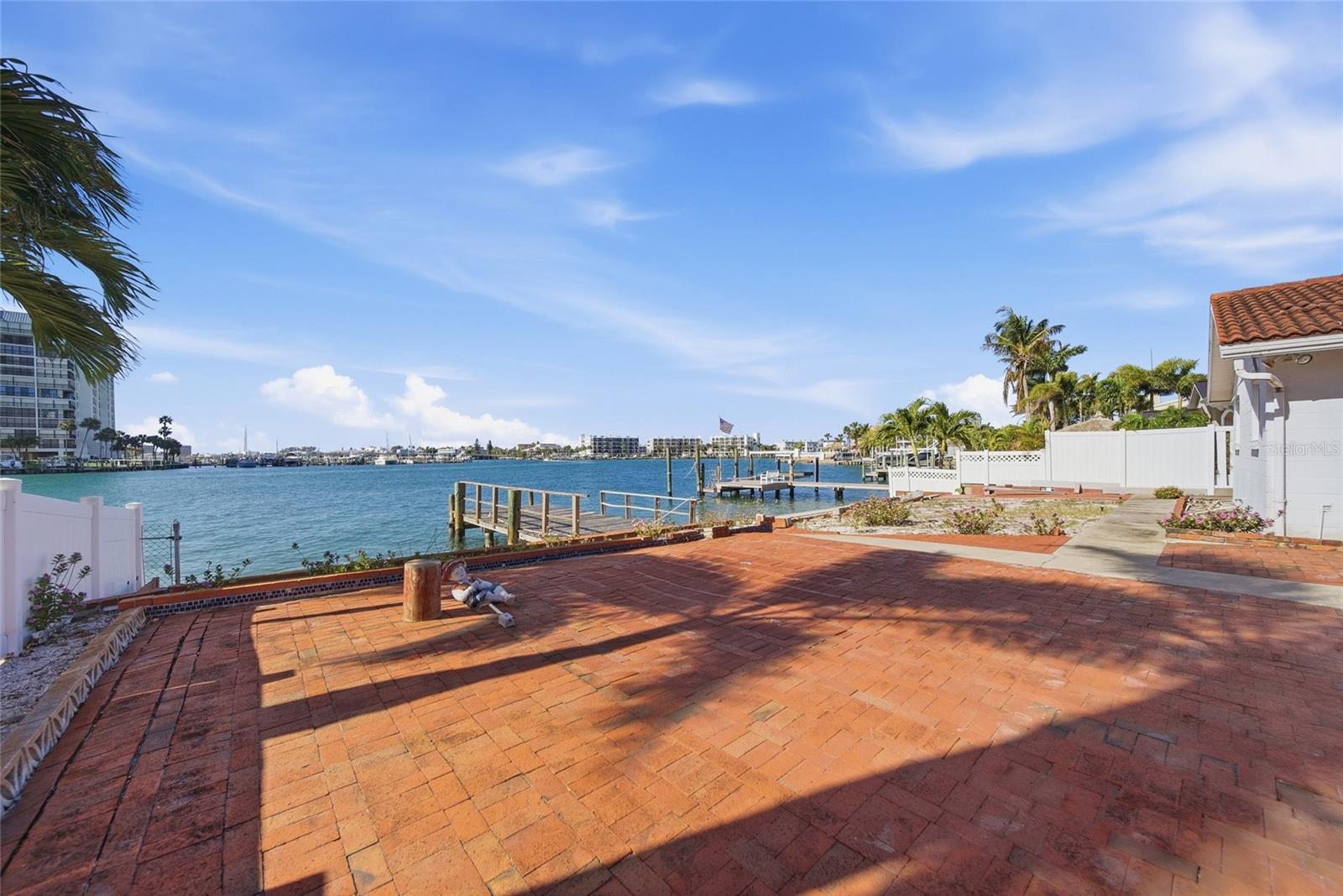 4 BELLEVUE DR, TREASURE ISLAND, FL, 33706