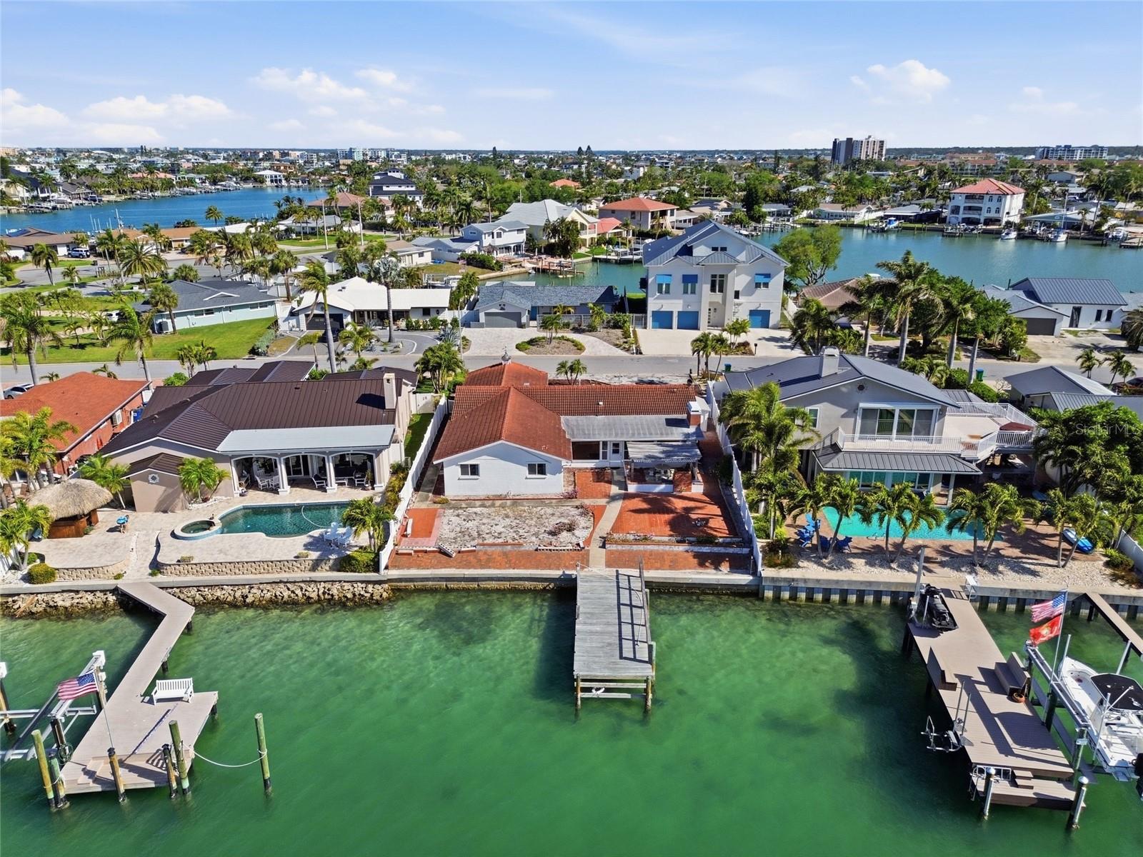 4 BELLEVUE DR, TREASURE ISLAND, FL, 33706