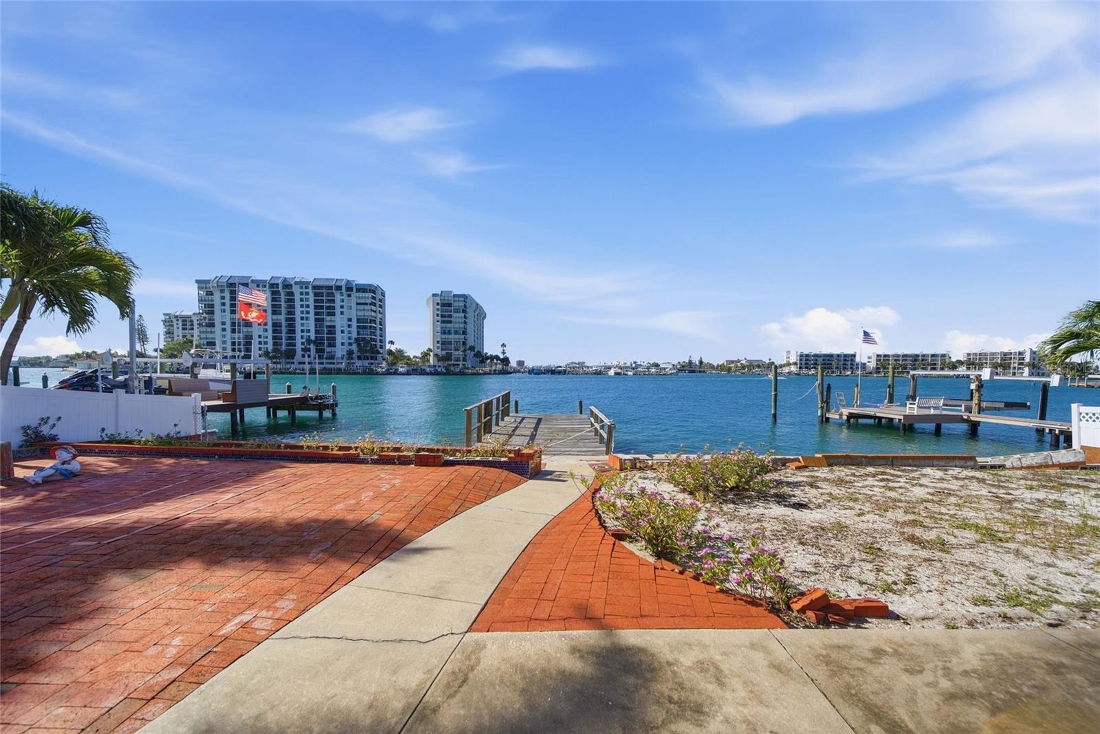 4 BELLEVUE DR, TREASURE ISLAND, FL, 33706