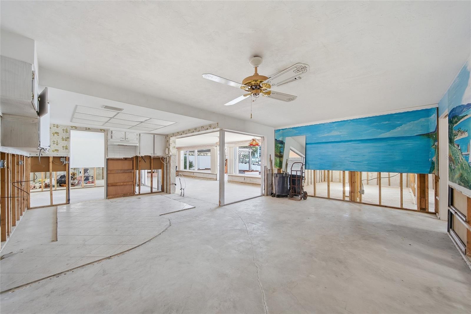 4 BELLEVUE DR, TREASURE ISLAND, FL, 33706
