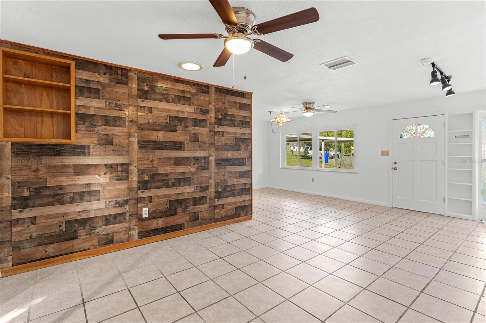 803 CAROL CT, TAVARES, FL, 32778