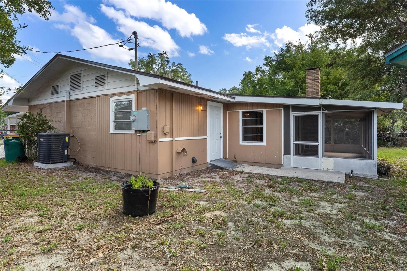 803 CAROL CT, TAVARES, FL, 32778