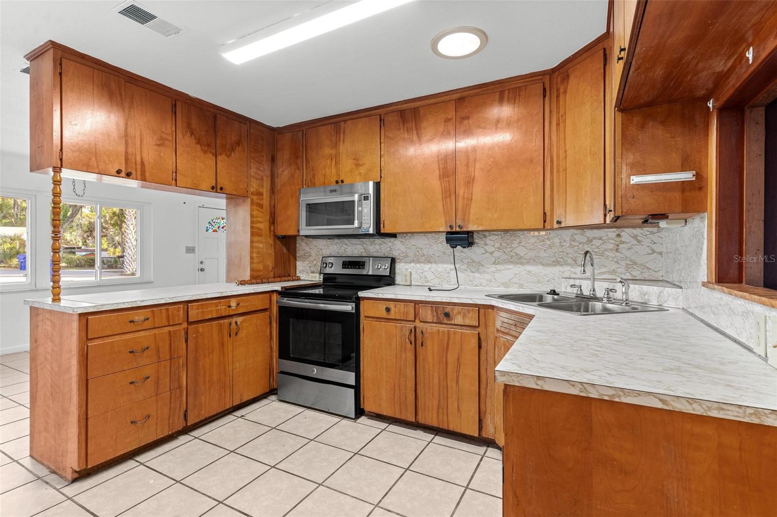 803 CAROL CT, TAVARES, FL, 32778