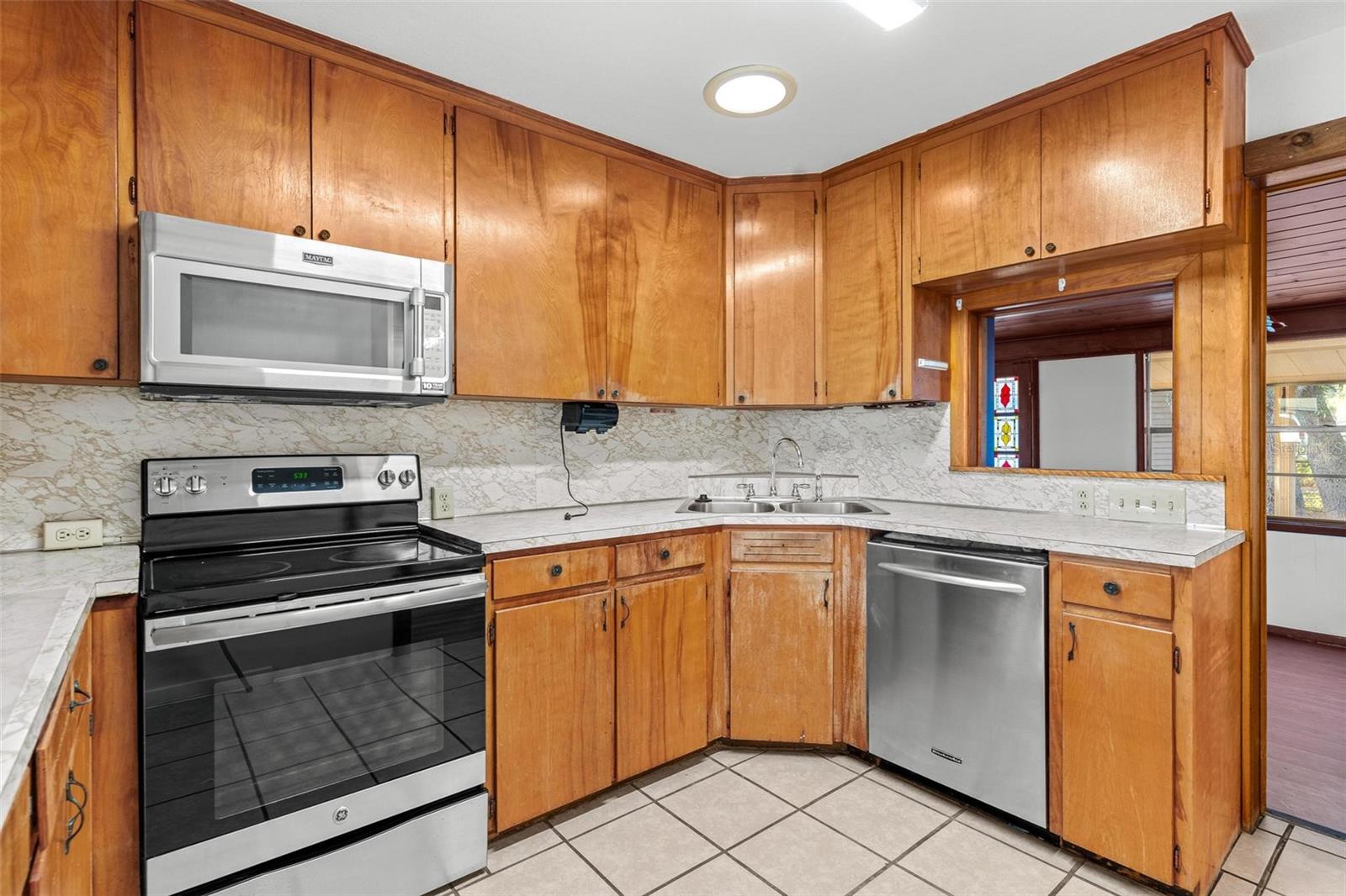 803 CAROL CT, TAVARES, FL, 32778