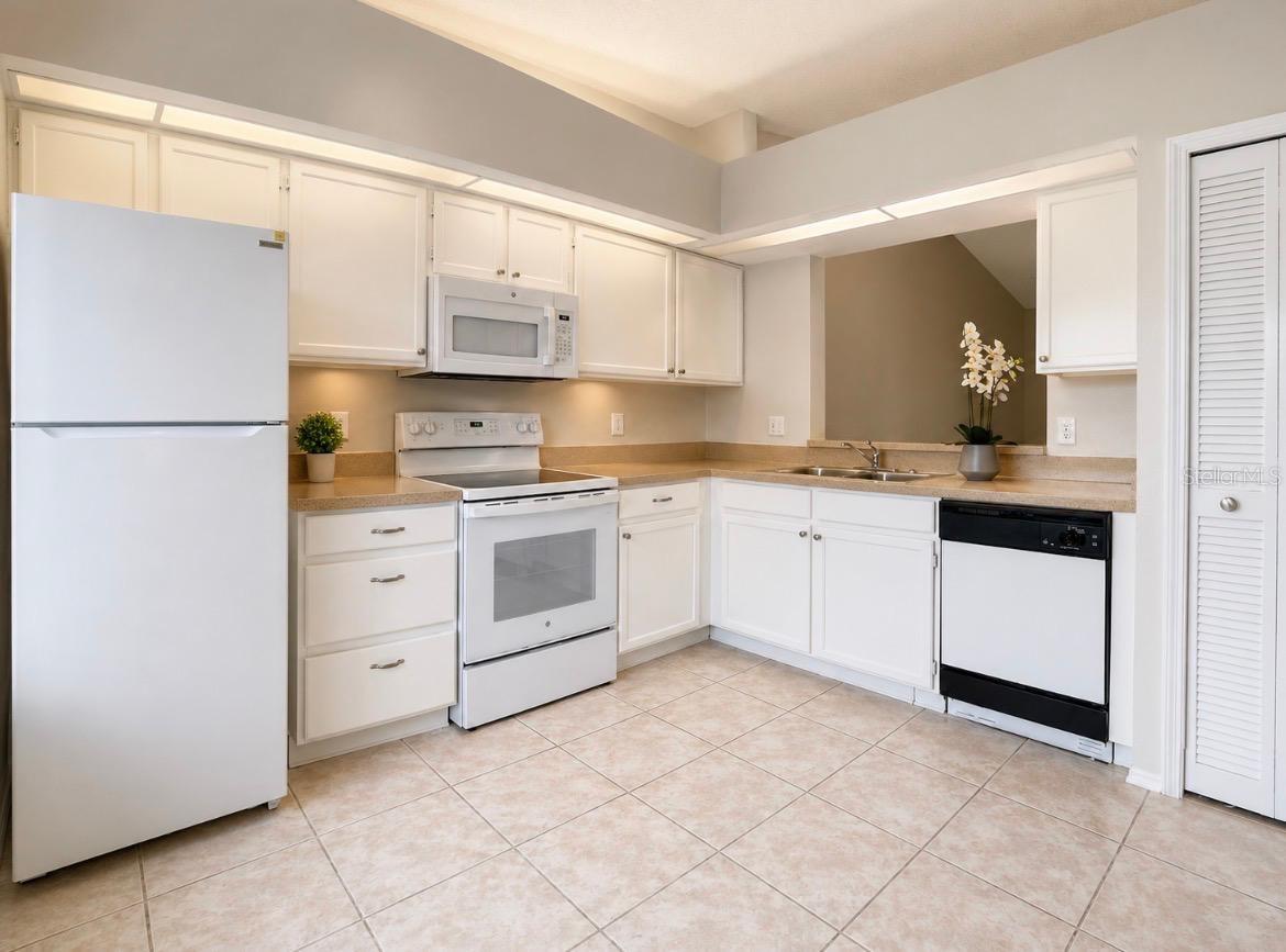 14776 LAGUNA BEACH CIR, ORLANDO, FL, 32824